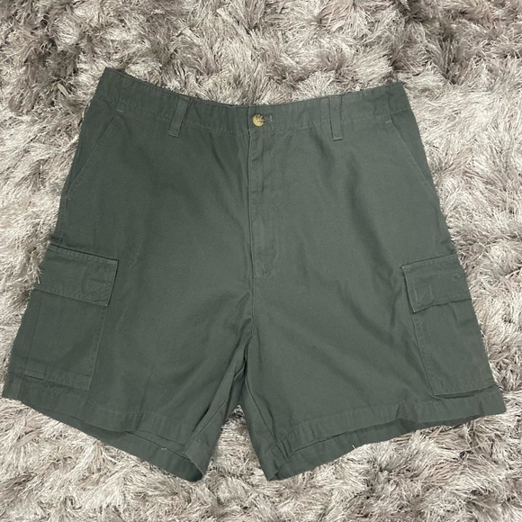 Cherokee women green 100% cotton cargo shorts. Size 14.  NWOT. - Picture 1 of 7